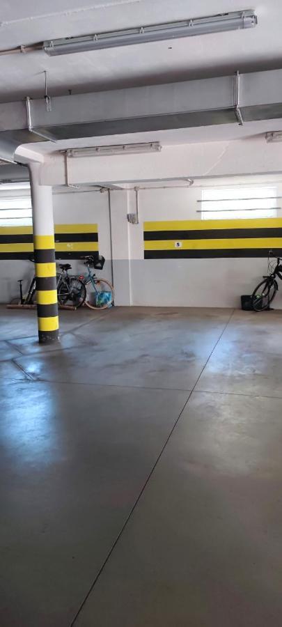 Cosmopolitan Apartament Z Bezplatnym, Prywatnym Parkingiem W Hali Garazowej Торунь Екстер'єр фото